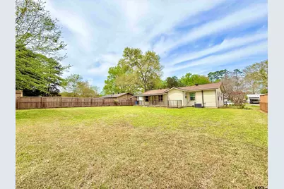 404 Beckley, Kilgore, TX 75662 - Photo 16