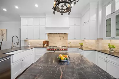 2015 Stonegate Valley Dr, Tyler, TX 75703 - Photo 10