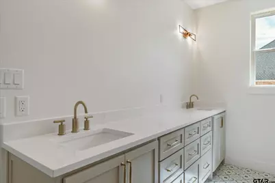 7146 Holly Square Ct., Tyler, TX 75703 - Photo 18