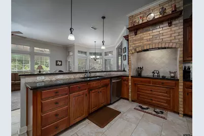 1137 Ashwood Dr, Tyler, TX 75703 - Photo 14