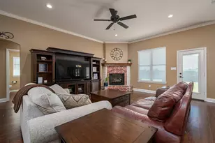 408 Laura Ln, Chandler, TX 75758 - Photo 6