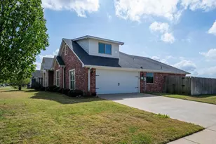 408 Laura Ln, Chandler, TX 75758 - Photo 2