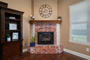 408 Laura Ln, Chandler, TX 75758 - Photo 6