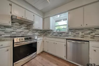 210 Canyon Dr, Hideaway, TX 75771 - Photo 12