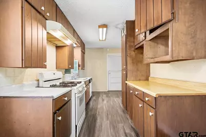 3305 Florence Street, Kilgore, TX 75662 - Photo 12