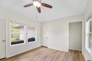 1002 W Reagan St, Palestine, TX 75801 - Photo 24