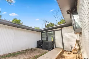 1002 W Reagan St, Palestine, TX 75801 - Photo 28