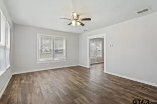 407 W Carnegie, Winnsboro, TX 75494 - Photo 8