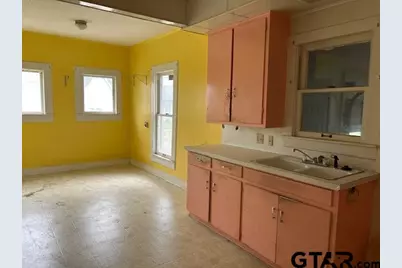 330 W Kilpatrick, Mineola, TX 75773 - Photo 12