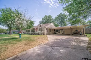 524 Florey, Kilgore, TX 75662 - Photo 2