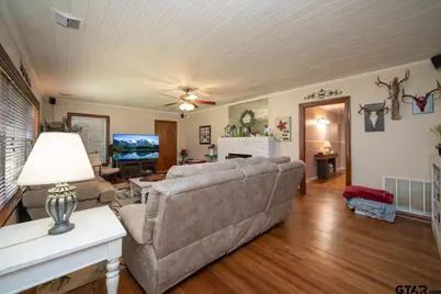 524 Florey, Kilgore, TX 75662 - Photo 4