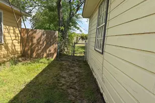 2318 Plume Dr, Tyler, TX 75703 - Photo 10