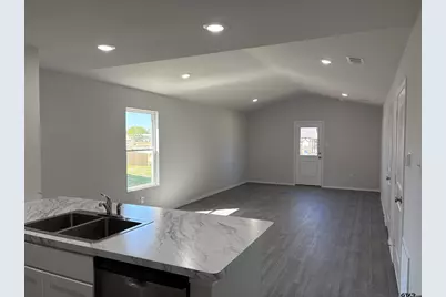 211 Blue Bird Ln, Mineola, TX 75773 - Photo 2