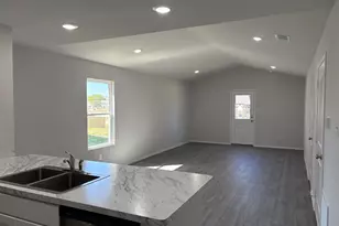 211 Blue Bird Ln, Mineola, TX 75773 - Photo 2