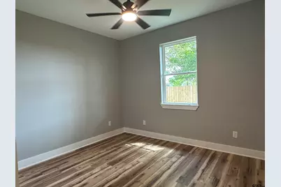 1002 E Main St, Whitehouse, TX 75791 - Photo 12