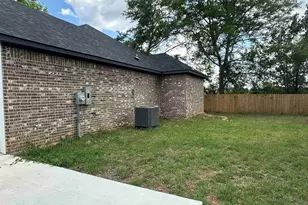 1002 E Main St, Whitehouse, TX 75791 - Photo 4