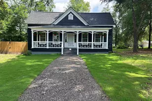 605 E Calvert St, Troup, TX 75789 - Photo 2