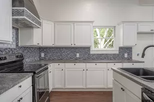 605 E Calvert St, Troup, TX 75789 - Photo 12