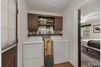 10194 Creek Bend Dr, Tyler, TX 75707 - Photo 14