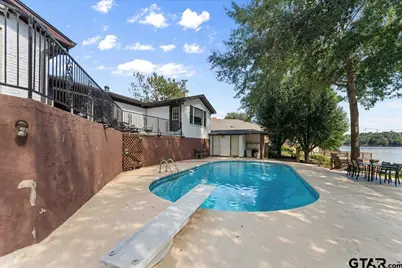 2002 W Lake Dr, Gladewater, TX 75647 - Photo 6