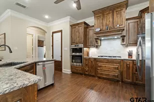 6923 St Anthony Dr, Tyler, TX 75703 - Photo 6