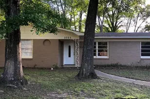 2725 Brentwood Dr, Tyler, TX 75701 - Photo 2