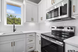 307 S Langham St, Troup, TX 75789 - Photo 8