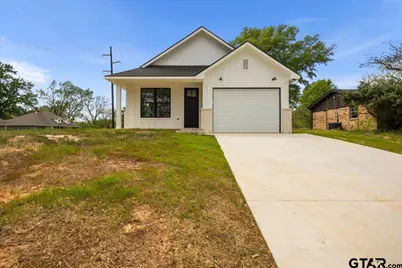 307 S Langham St, Troup, TX 75789 - Photo 2