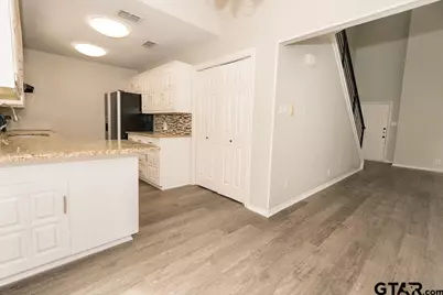 5811 Hollytree, Tyler, TX 75703 - Photo 8