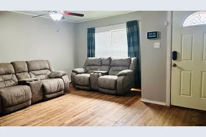 706 Layton St, Kilgore, TX 75662 - Photo 2