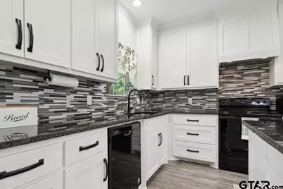 19379 Cedarpark Pl, Lindale, TX 75771 - Photo 10