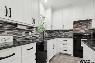 19379 Cedarpark Pl, Lindale, TX 75771 - Photo 10