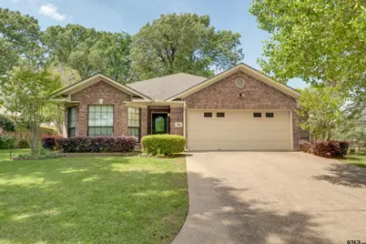 101 Settlers Ct, Palestine, TX 75801 - Photo 2