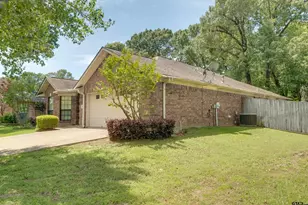 101 Settlers Ct, Palestine, TX 75801 - Photo 4