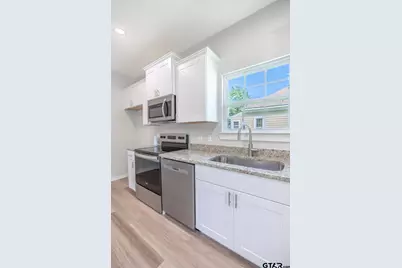 233 S Harrison St, Longview, TX 75601 - Photo 16