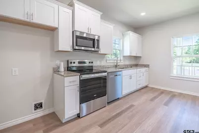 233 S Harrison St, Longview, TX 75601 - Photo 14