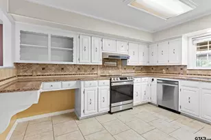 2090 Fort Dr, Longview, TX 75604 - Photo 14