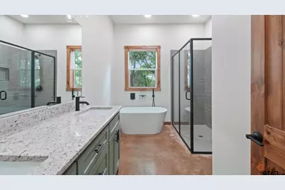 22522 Pine Street, Flint, TX 75762 - Photo 16