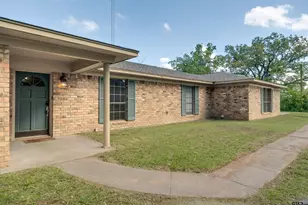 2015 Court Dr, Palestine, TX 75803 - Photo 4
