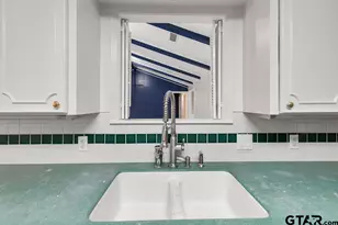 811 Trenton, Tyler, TX 75703 - Photo 10