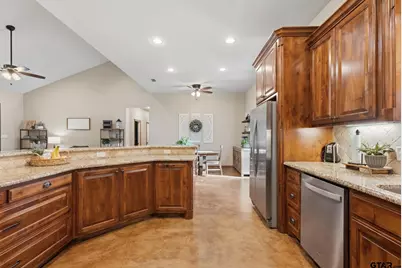 570 County Road 4120, Jacksonville, TX 75766 - Photo 8