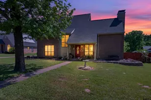 2105 Baylor St, Jacksonville, TX 75766 - Photo 2