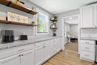 1021 N Montgomery St, Gilmer, TX 75644 - Photo 16