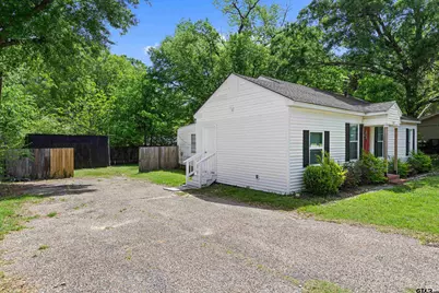 1021 N Montgomery St, Gilmer, TX 75644 - Photo 4