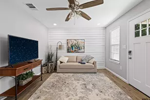 1021 N Montgomery St, Gilmer, TX 75644 - Photo 6