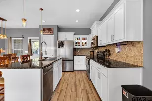 393 Noah Ln, Lindale, TX 75771 - Photo 8