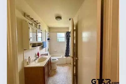 803 Kelly St, Jacksonville, TX 75766 - Photo 16