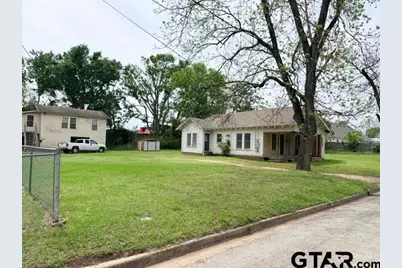 803 Kelly St, Jacksonville, TX 75766 - Photo 2