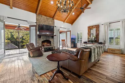 742 Private Road 7219, Jefferson, TX 75657 - Photo 6