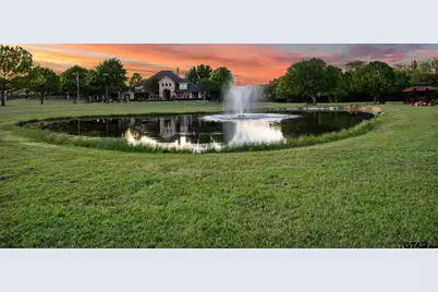 725 Locust Dr., Red Oak, TX 75154 - Photo 2